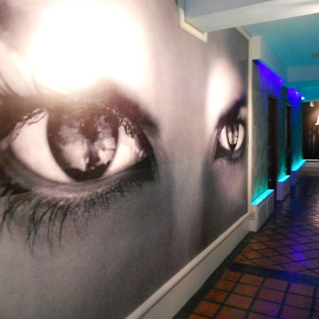 Strand Inn Hotel Банкок Екстериор снимка
