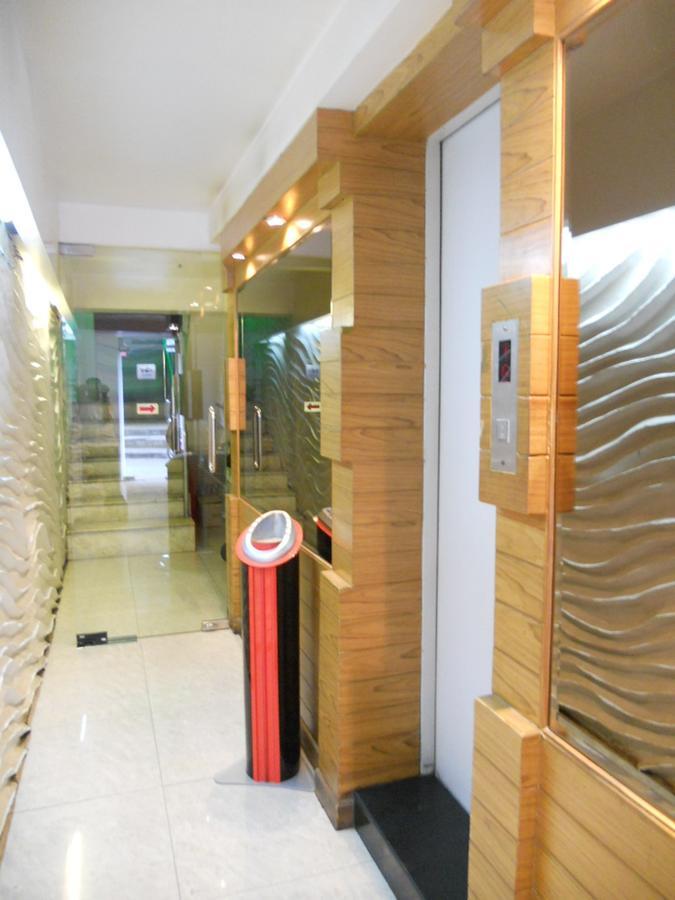 Strand Inn Hotel Банкок Екстериор снимка