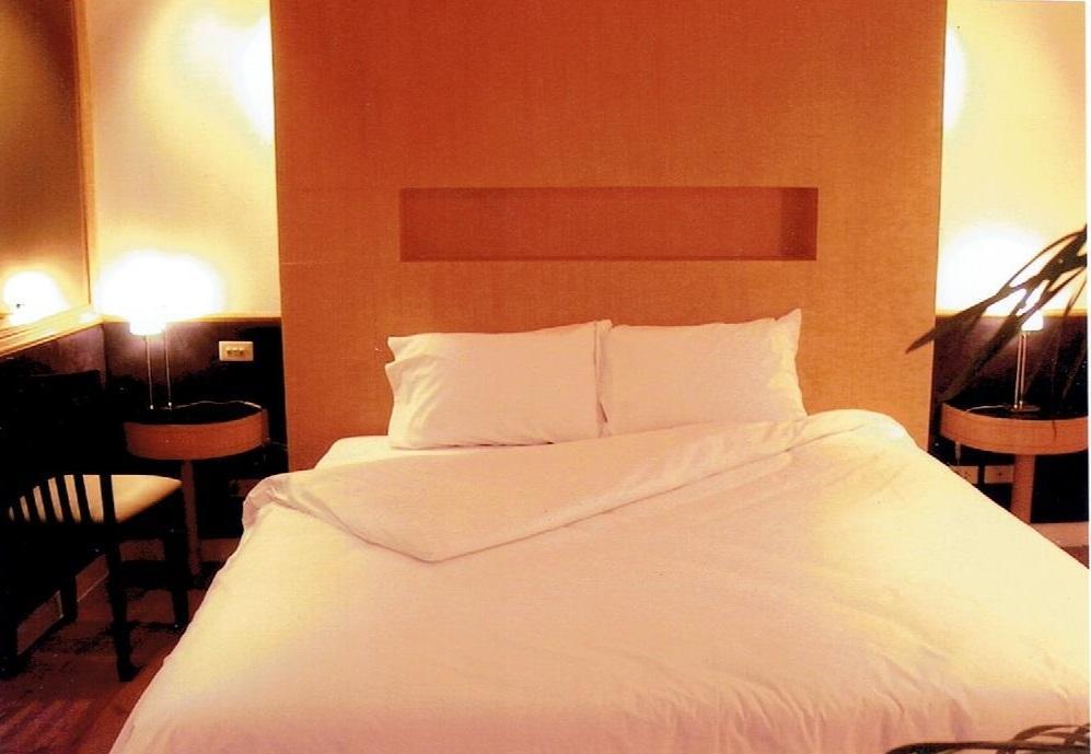 Strand Inn Hotel Банкок Екстериор снимка